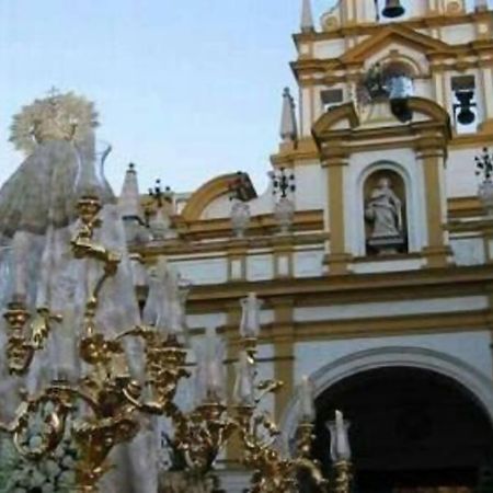 C Palacio Parking Segun Disponibilidad Sevilla Exteriör bild