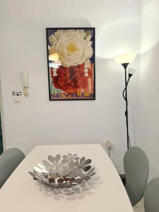 C Palacio Parking Segun Disponibilidad Sevilla Exteriör bild