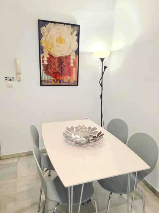 C Palacio Parking Segun Disponibilidad Sevilla Exteriör bild