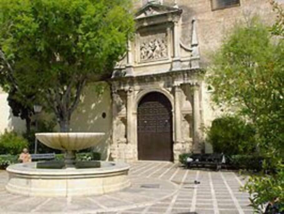 C Palacio Parking Segun Disponibilidad Sevilla Exteriör bild