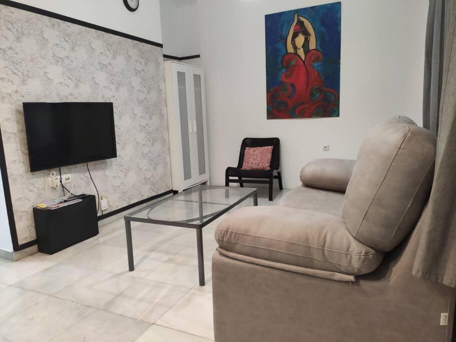 C Palacio Parking Segun Disponibilidad Sevilla Exteriör bild