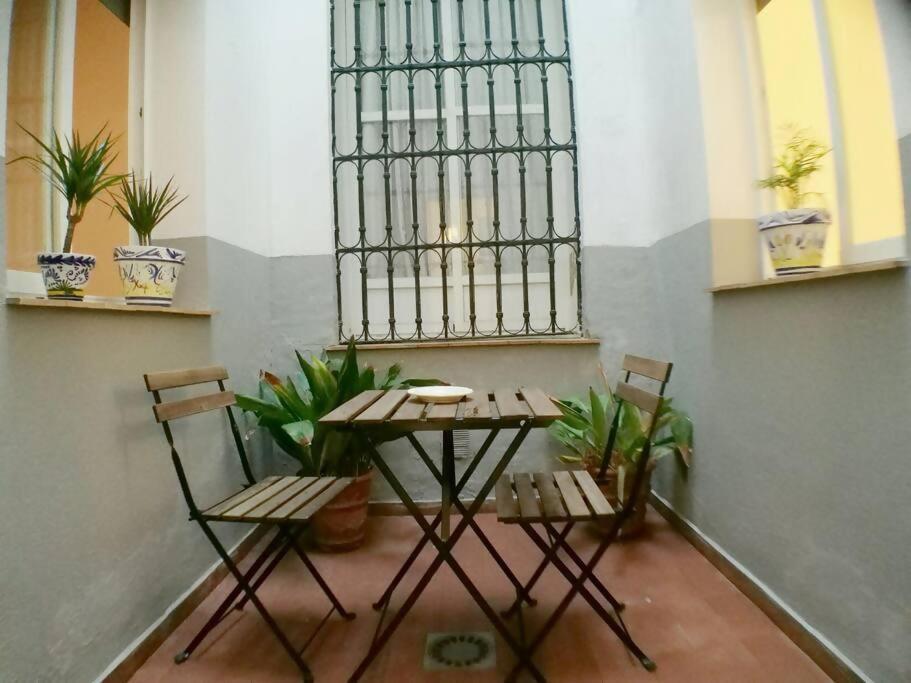 C Palacio Parking Segun Disponibilidad Sevilla Exteriör bild