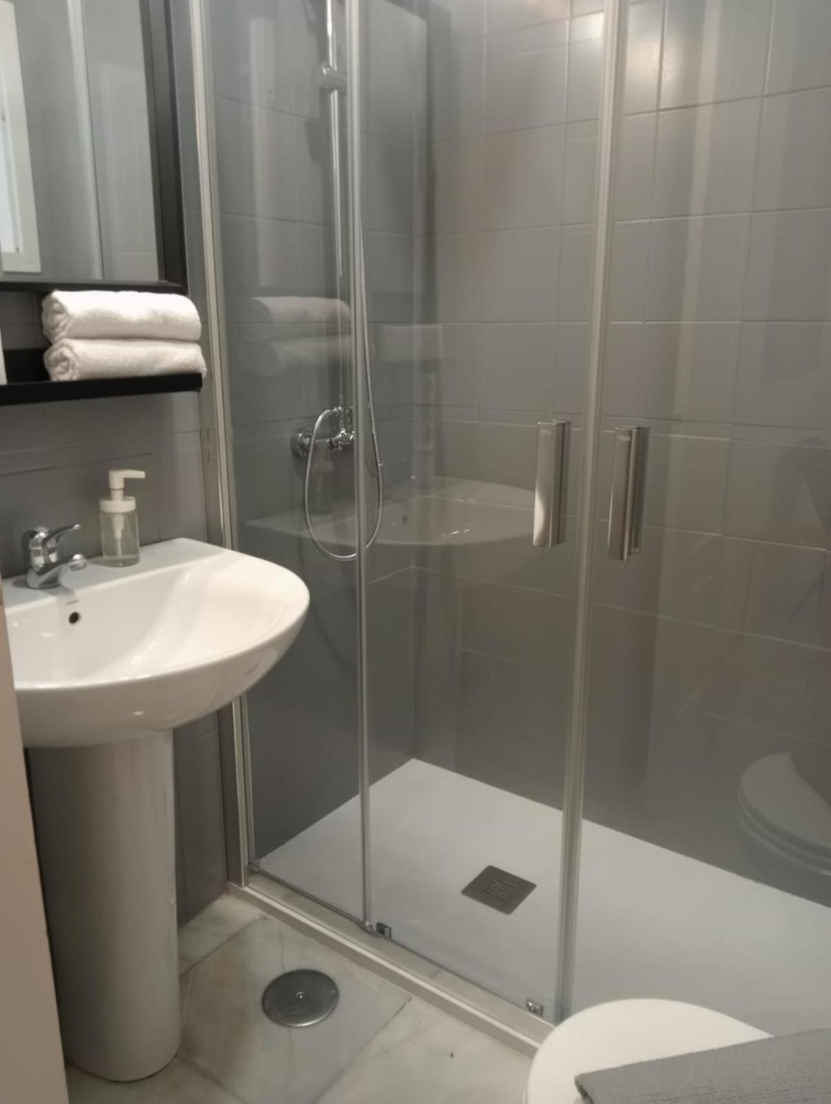 C Palacio Parking Segun Disponibilidad Sevilla Exteriör bild